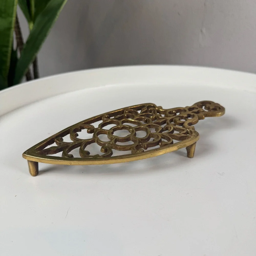 Cottagecore Farmhouse Ornate Vintage Brass Filigree Floral Trivet Footed